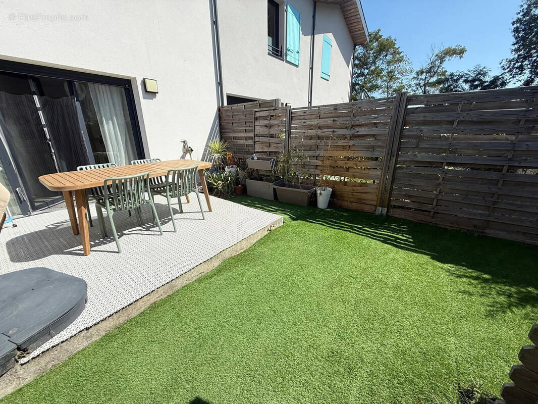 Maison à PAREMPUYRE