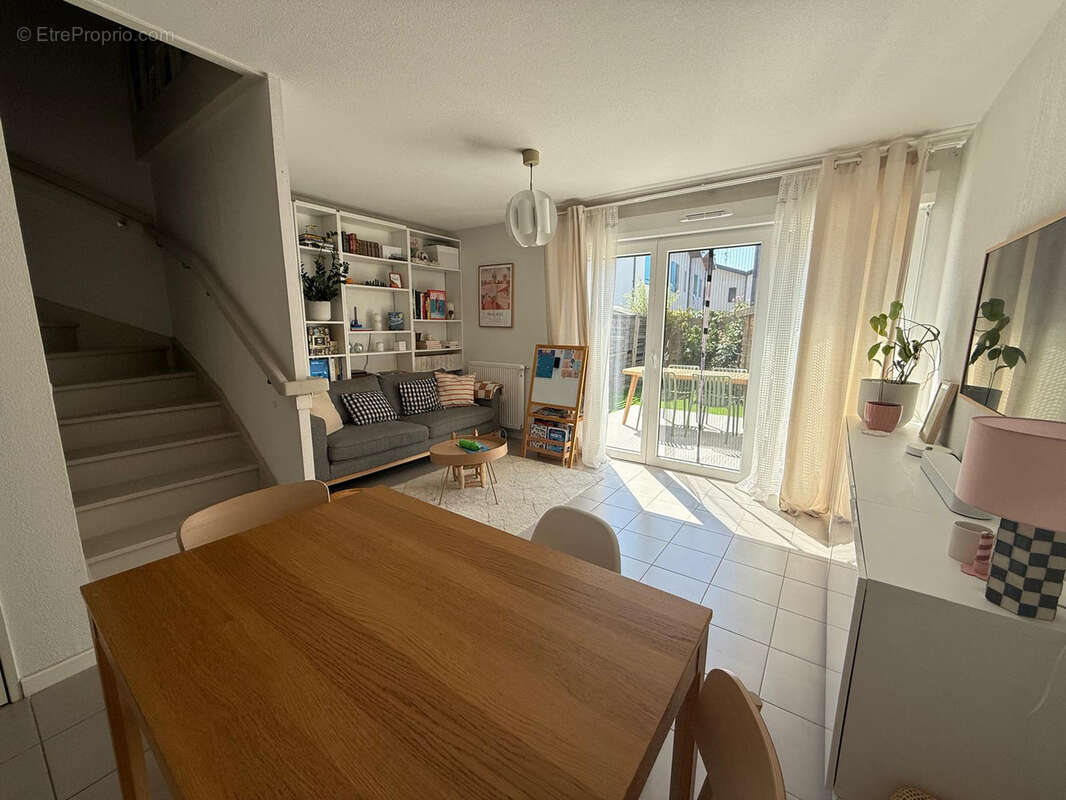 Maison à PAREMPUYRE