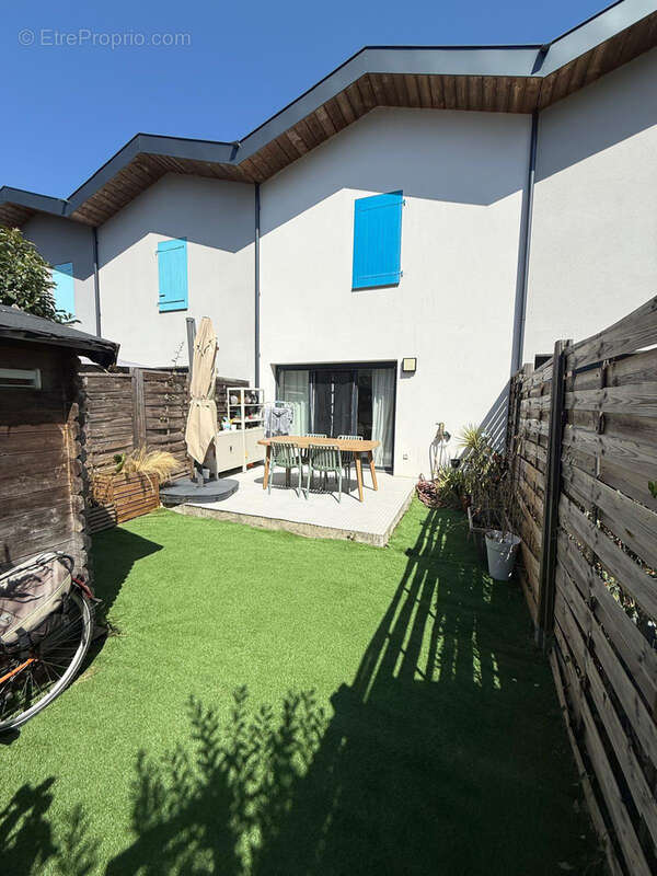 Maison à PAREMPUYRE