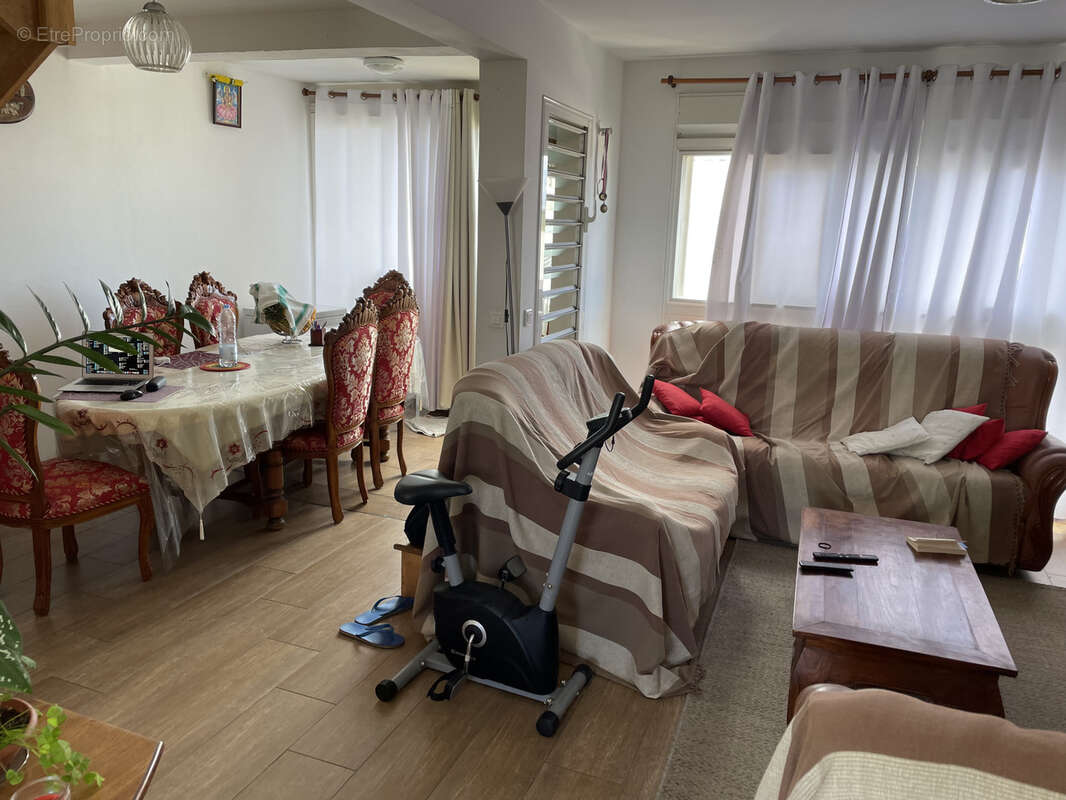 Appartement à SAINT-DENIS