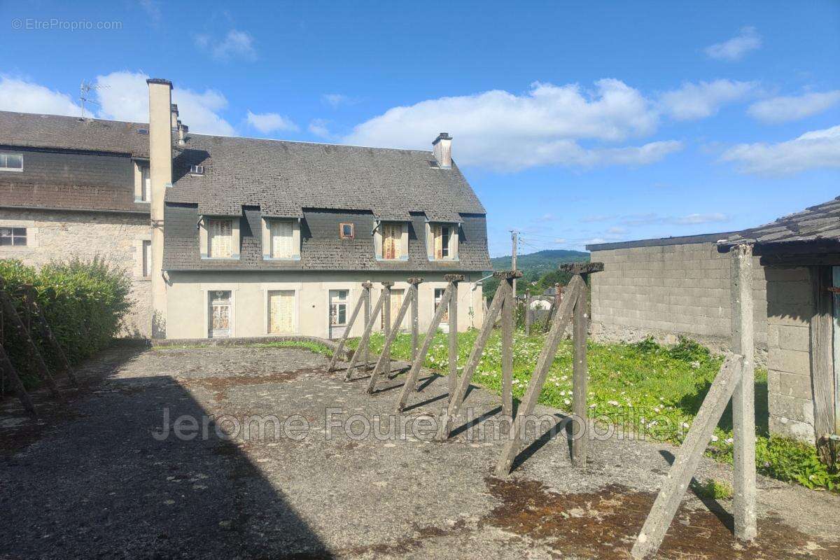 Appartement à EGLETONS