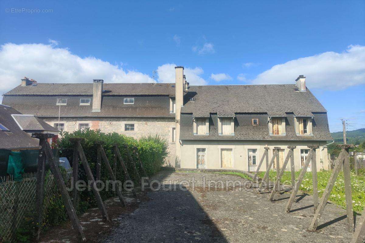 Appartement à EGLETONS