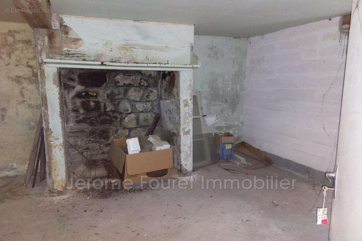 Appartement à EGLETONS