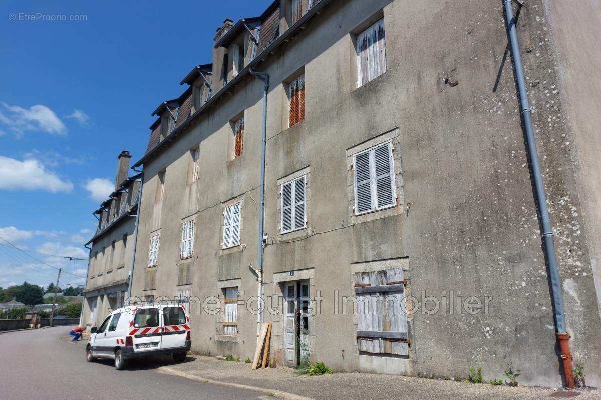Appartement à EGLETONS