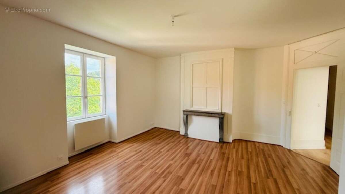 Appartement à AUXON-DESSUS