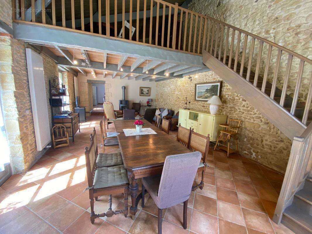 Maison à SAINTE-ALVERE