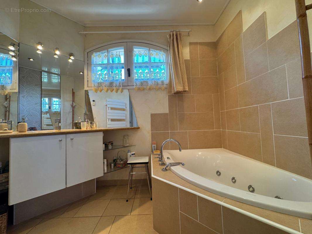 Maison à CASTELNAU-DE-GUERS