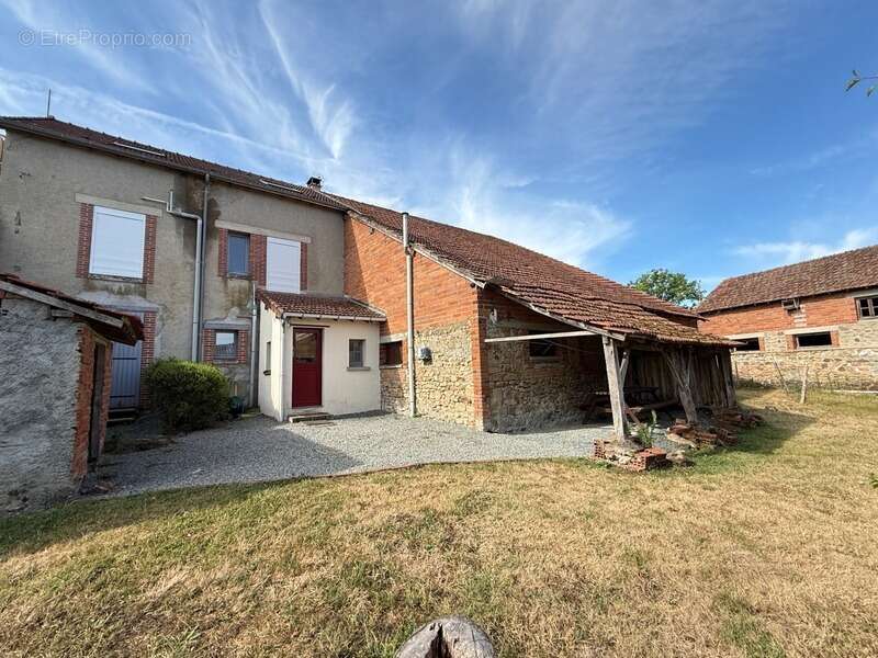 Maison à LE BOURG-D'HEM