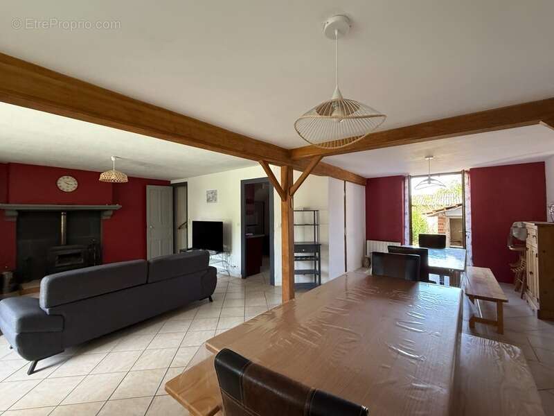 Maison à LE BOURG-D'HEM