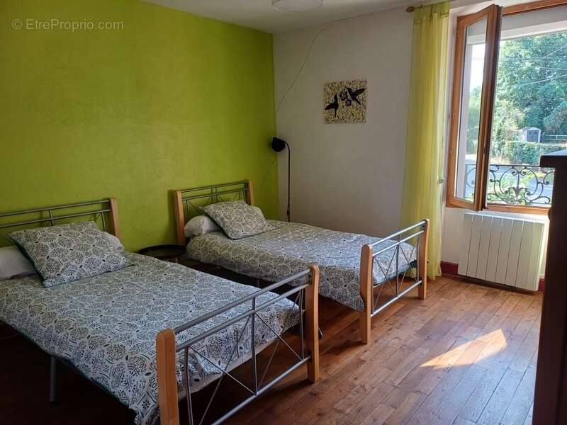 Maison à LE BOURG-D'HEM