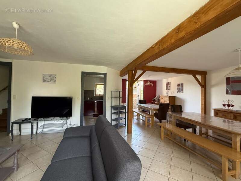 Maison à LE BOURG-D'HEM