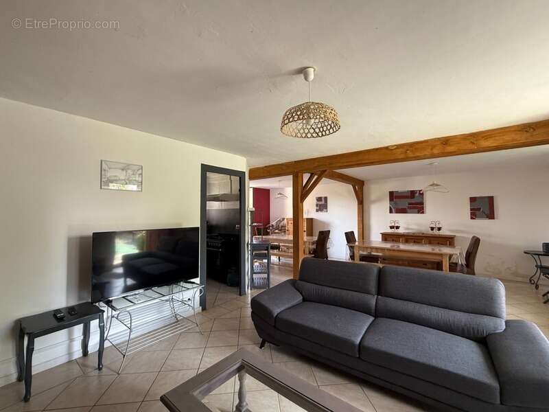 Maison à LE BOURG-D'HEM