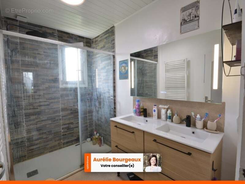 Maison à SAINT-SEBASTIEN-DE-MORSENT