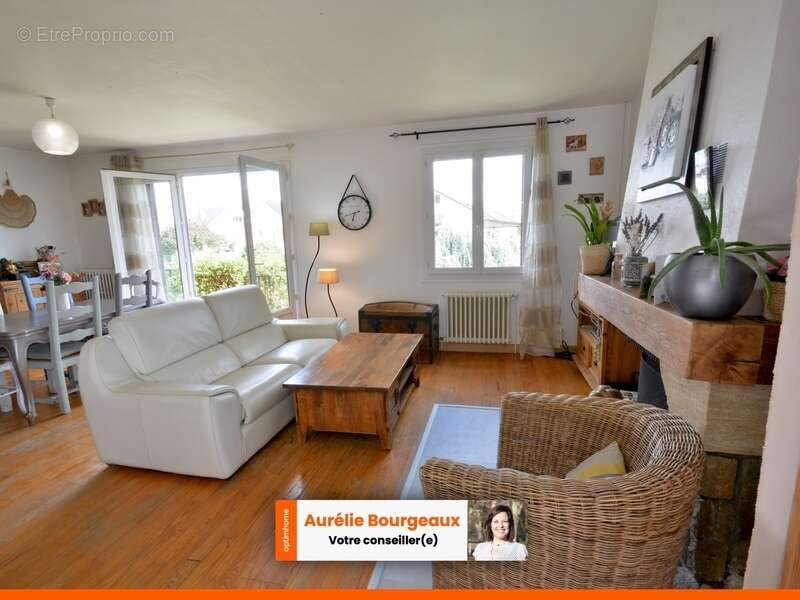 Maison à SAINT-SEBASTIEN-DE-MORSENT