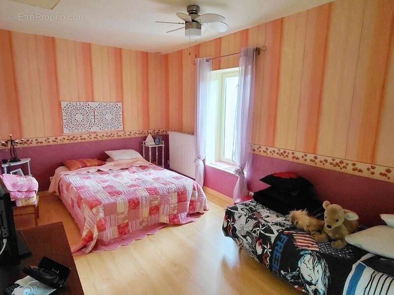 Maison à LIGNY-LE-CHATEL