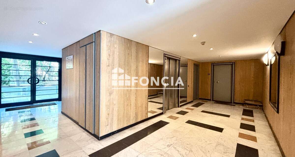 Appartement à PARIS-14E