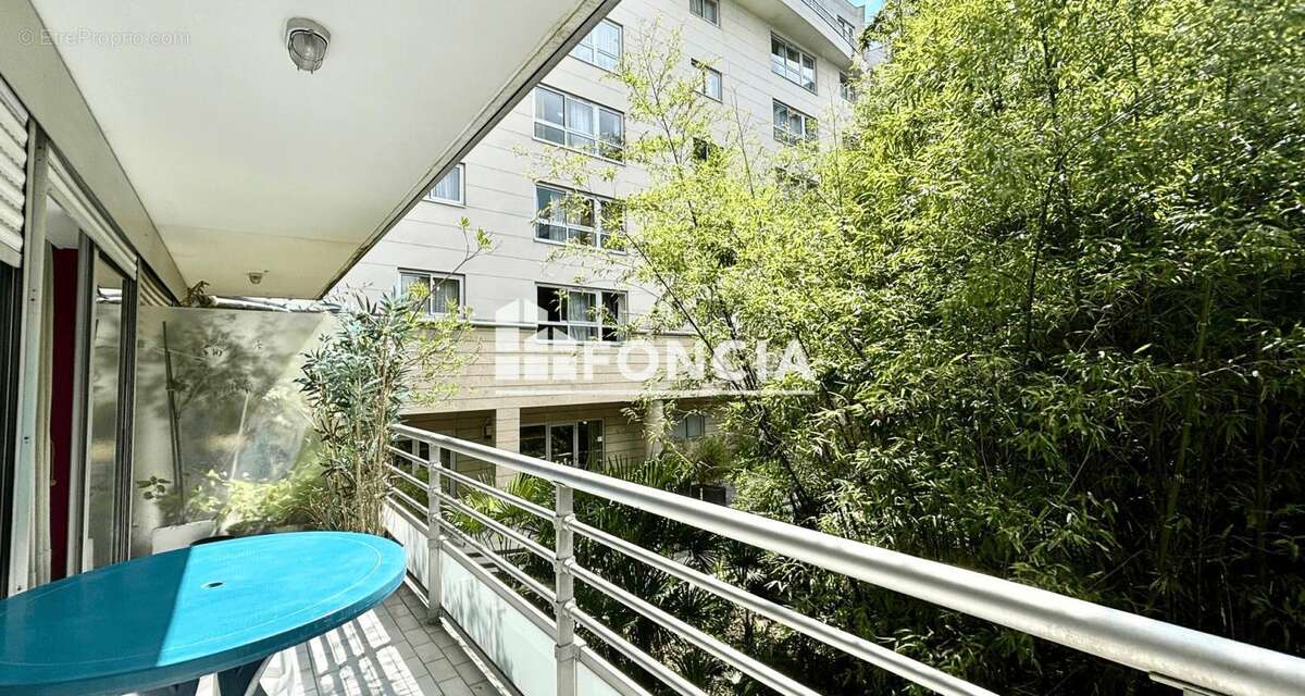 Appartement à PARIS-14E