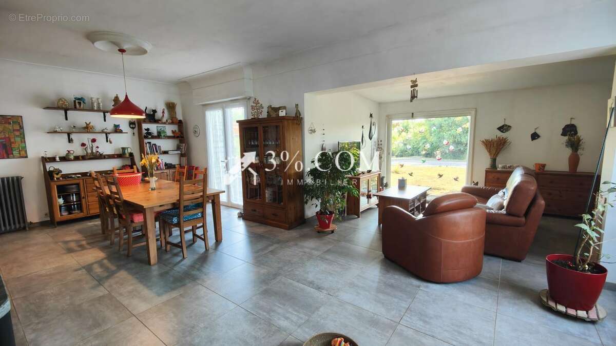 Maison à SAINT-PIERRE-DU-MONT