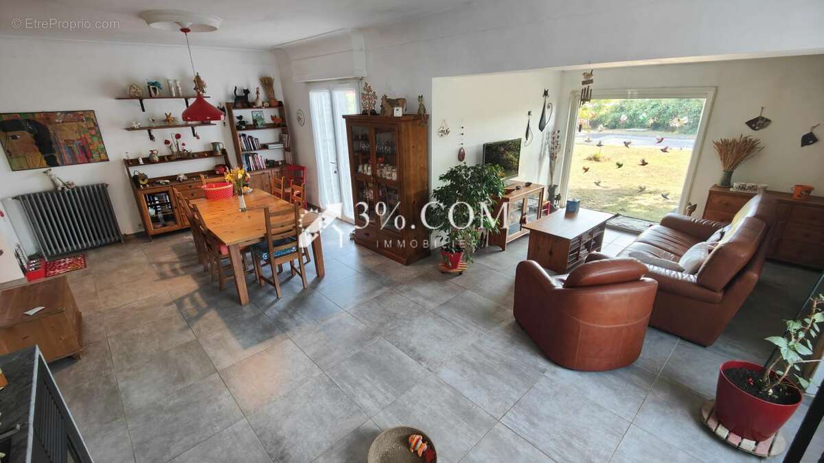 Maison à SAINT-PIERRE-DU-MONT