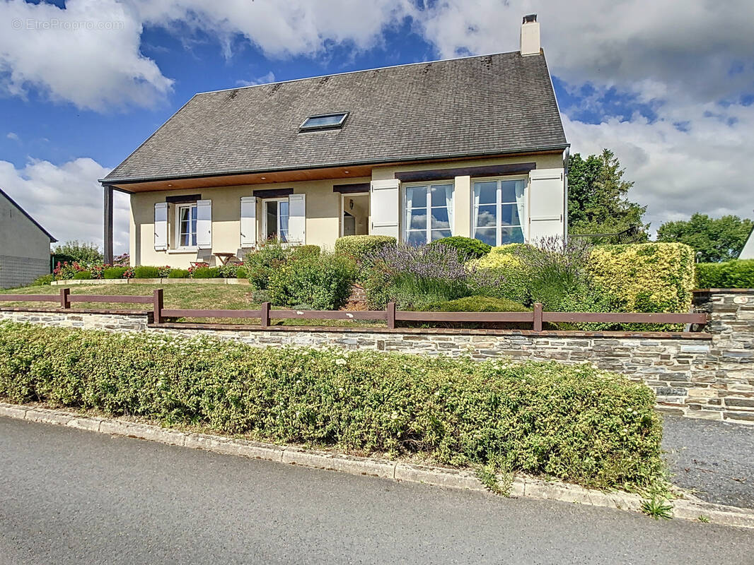 Maison à MOON-SUR-ELLE