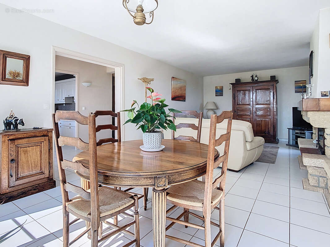 Maison à MOON-SUR-ELLE