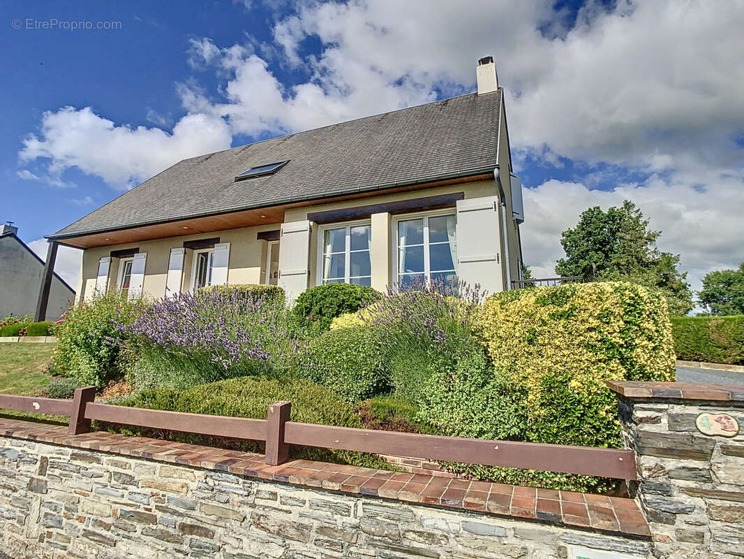 Maison à MOON-SUR-ELLE