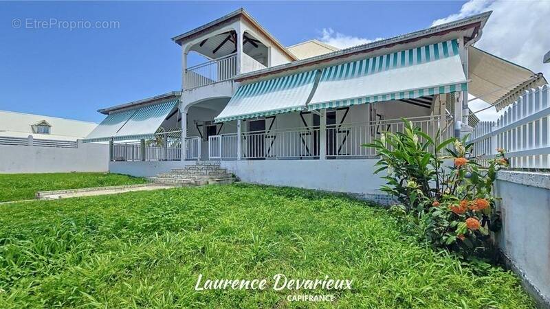 Maison à CAPESTERRE-BELLE-EAU