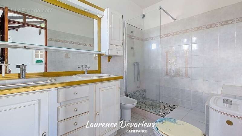 Maison à CAPESTERRE-BELLE-EAU