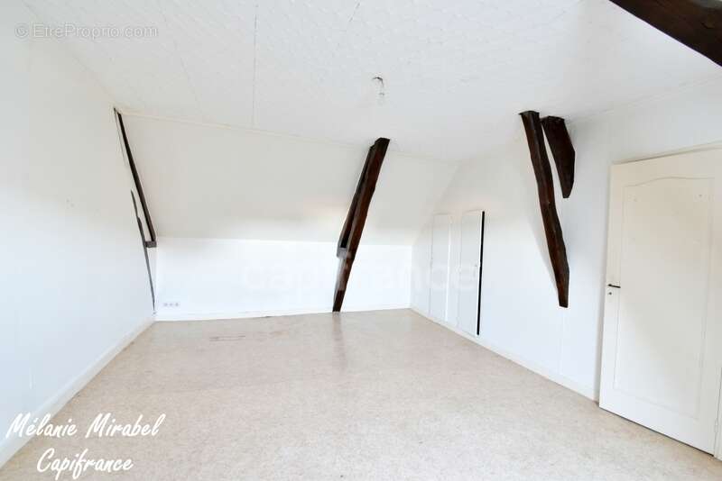 Maison à MARCILLY-LA-CAMPAGNE