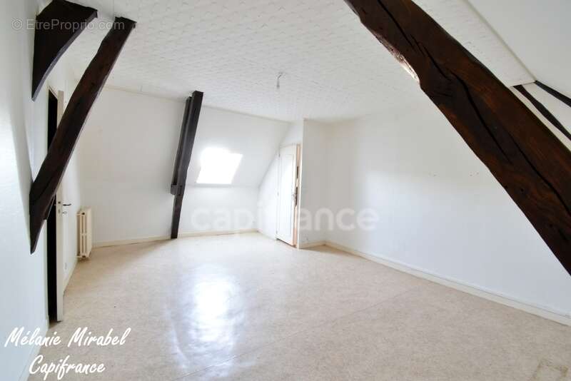 Maison à MARCILLY-LA-CAMPAGNE