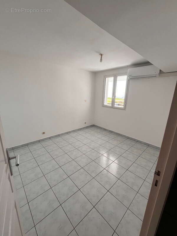Appartement à SAINTE-SUZANNE