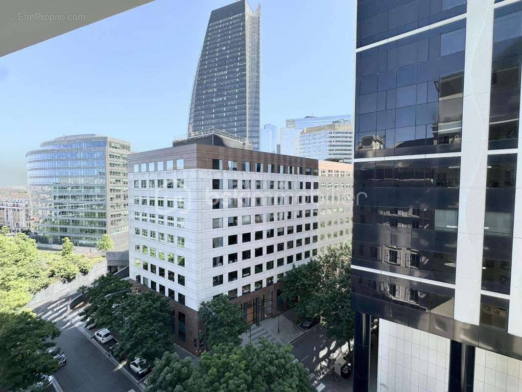 Appartement à COURBEVOIE