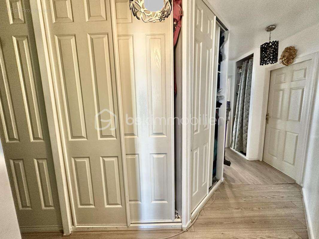 Appartement à COURBEVOIE