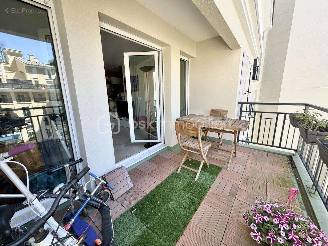 Appartement à COURBEVOIE