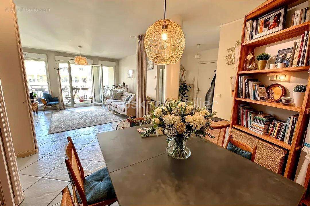 Appartement à COURBEVOIE