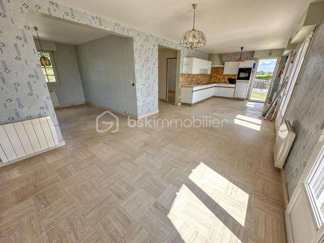 Maison à LOCOAL-MENDON