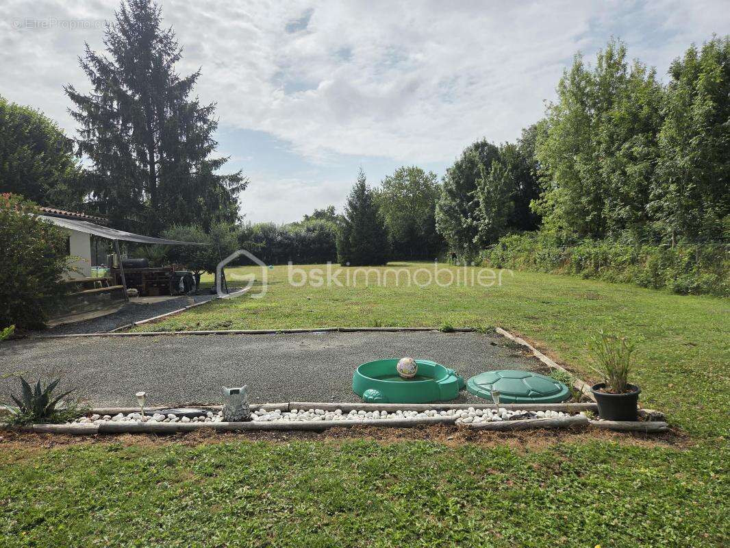 Maison à CHEF-BOUTONNE