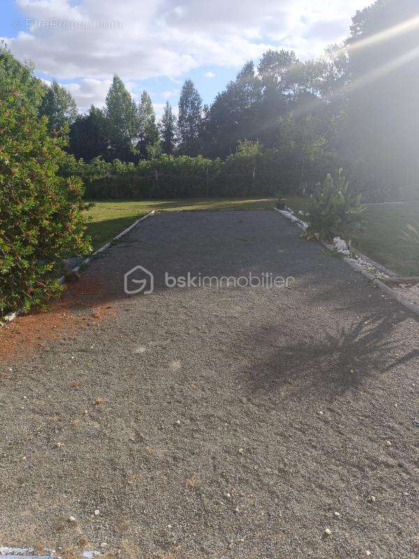 Maison à CHEF-BOUTONNE