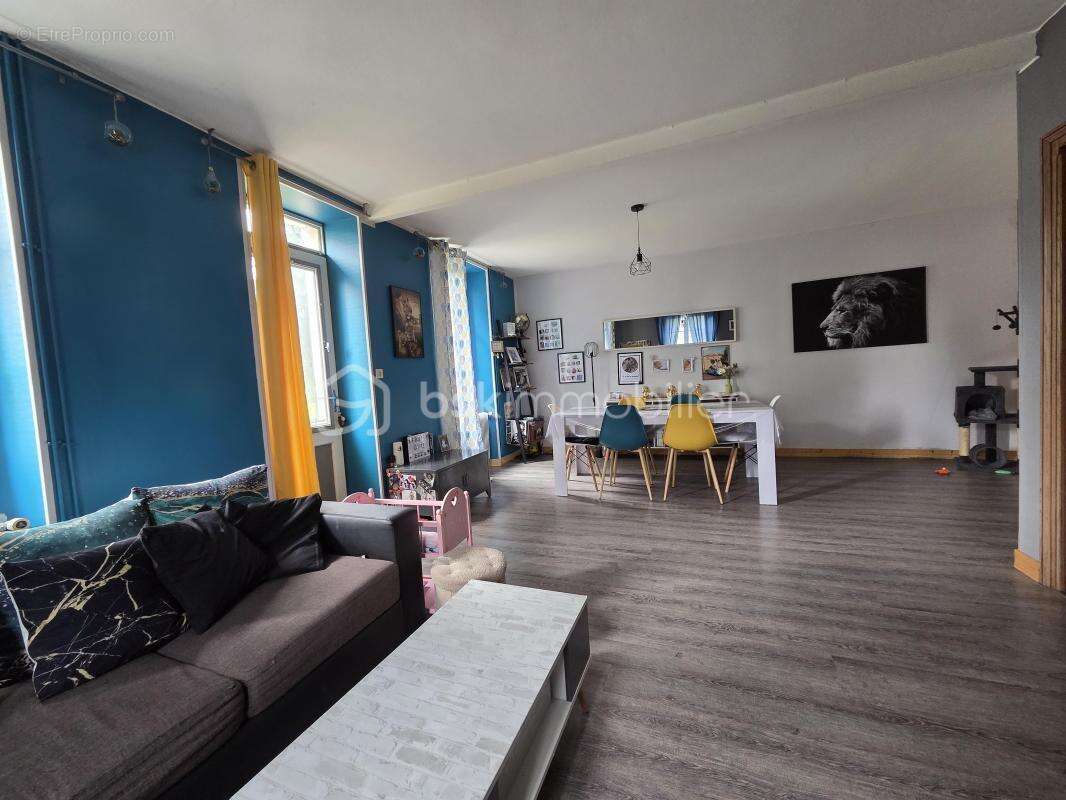 Maison à CHEF-BOUTONNE