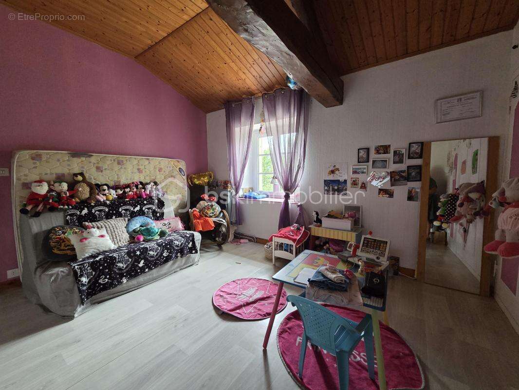 Maison à CHEF-BOUTONNE