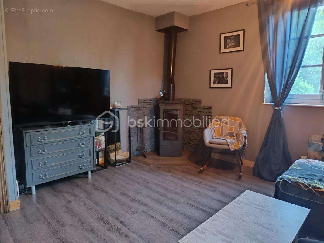 Maison à CHEF-BOUTONNE