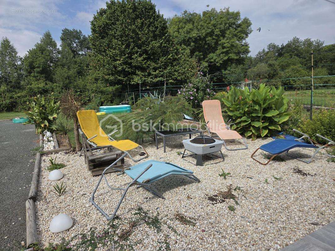 Maison à CHEF-BOUTONNE