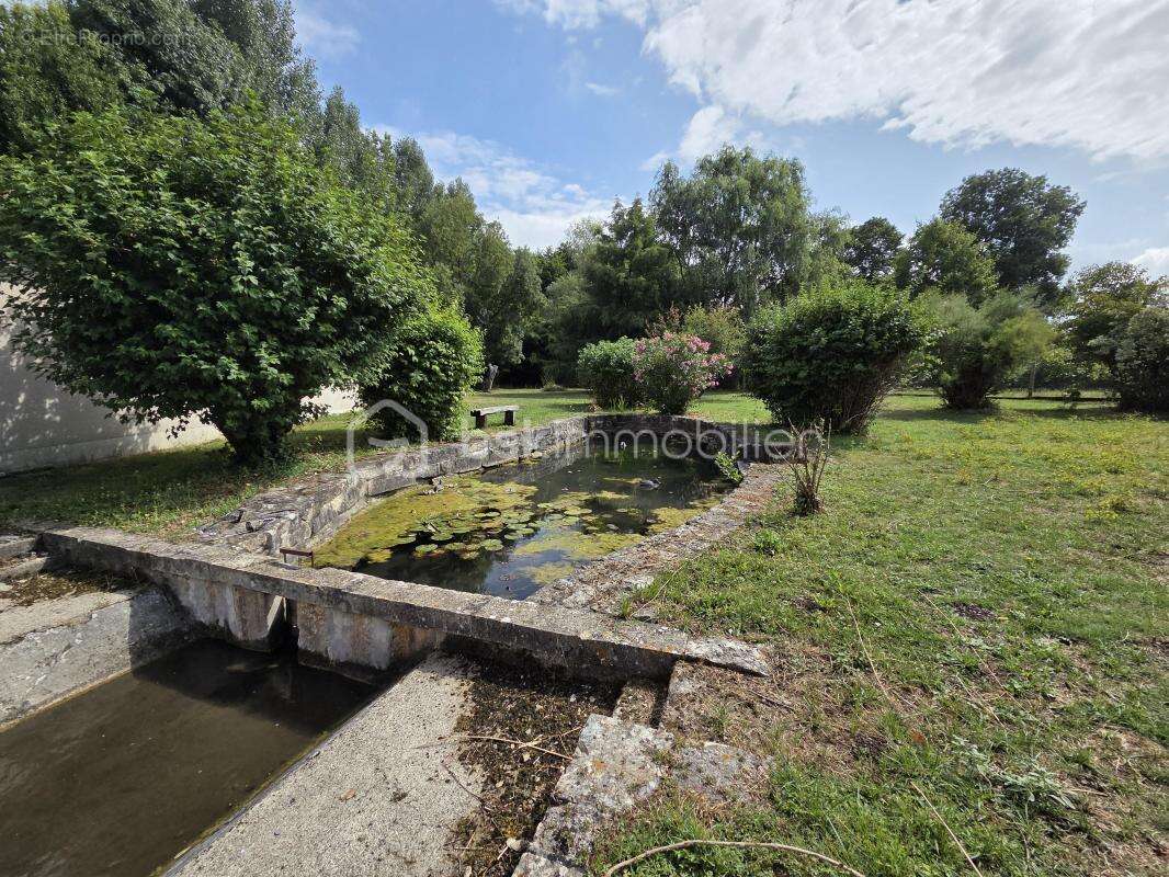 Maison à CHEF-BOUTONNE