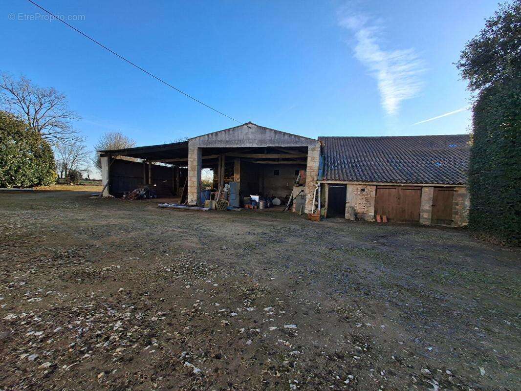 Maison à MOUZEUIL-SAINT-MARTIN