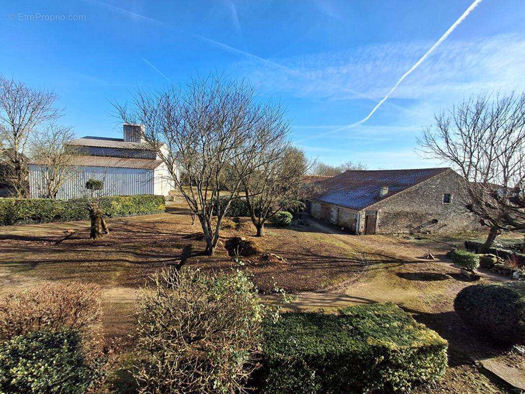 Maison à MOUZEUIL-SAINT-MARTIN