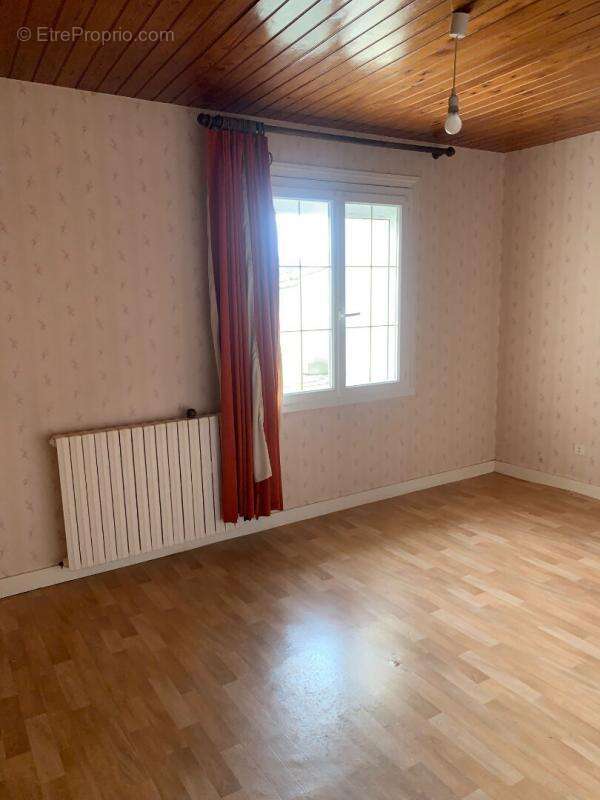 Maison à MOUZEUIL-SAINT-MARTIN