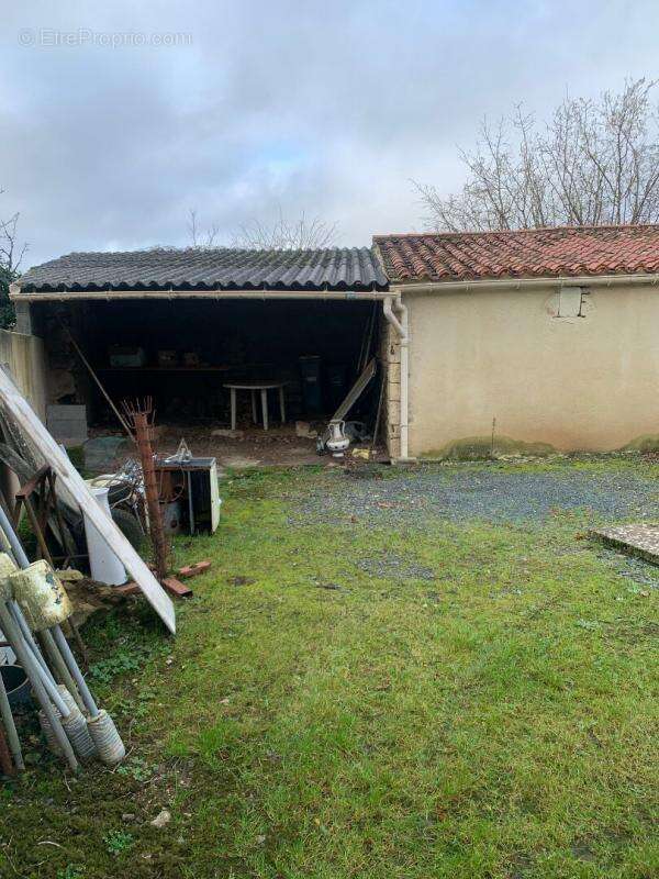 Maison à MOUZEUIL-SAINT-MARTIN