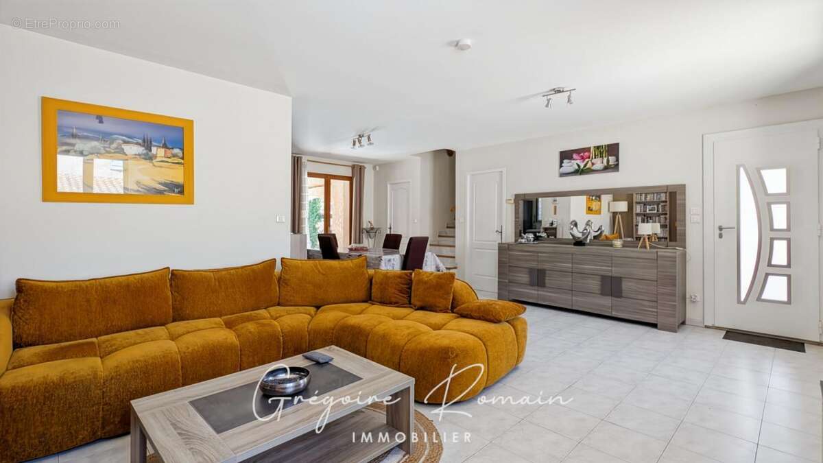 Maison à SAINT-CHAMAS