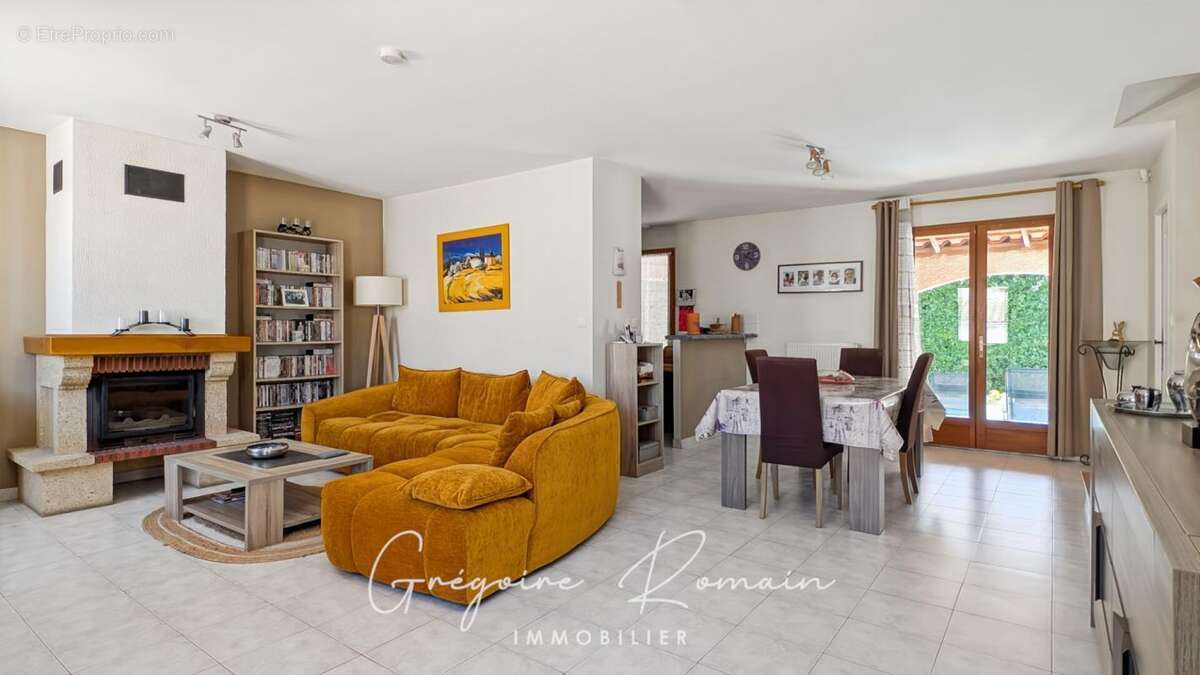 Maison à SAINT-CHAMAS