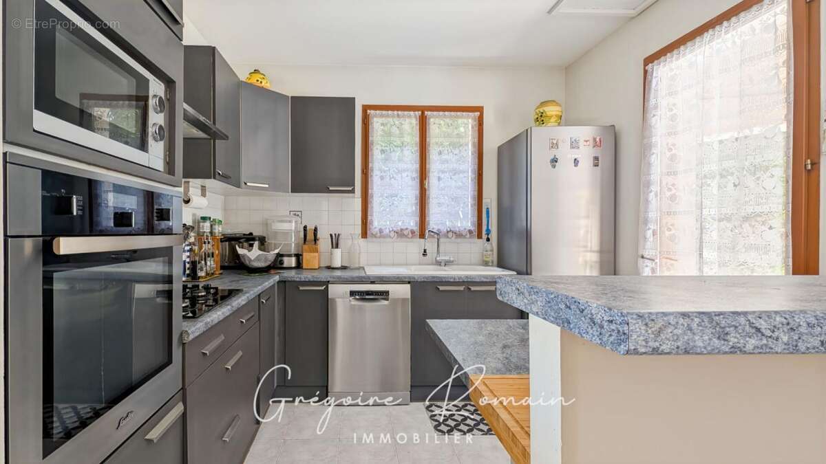 Maison à SAINT-CHAMAS